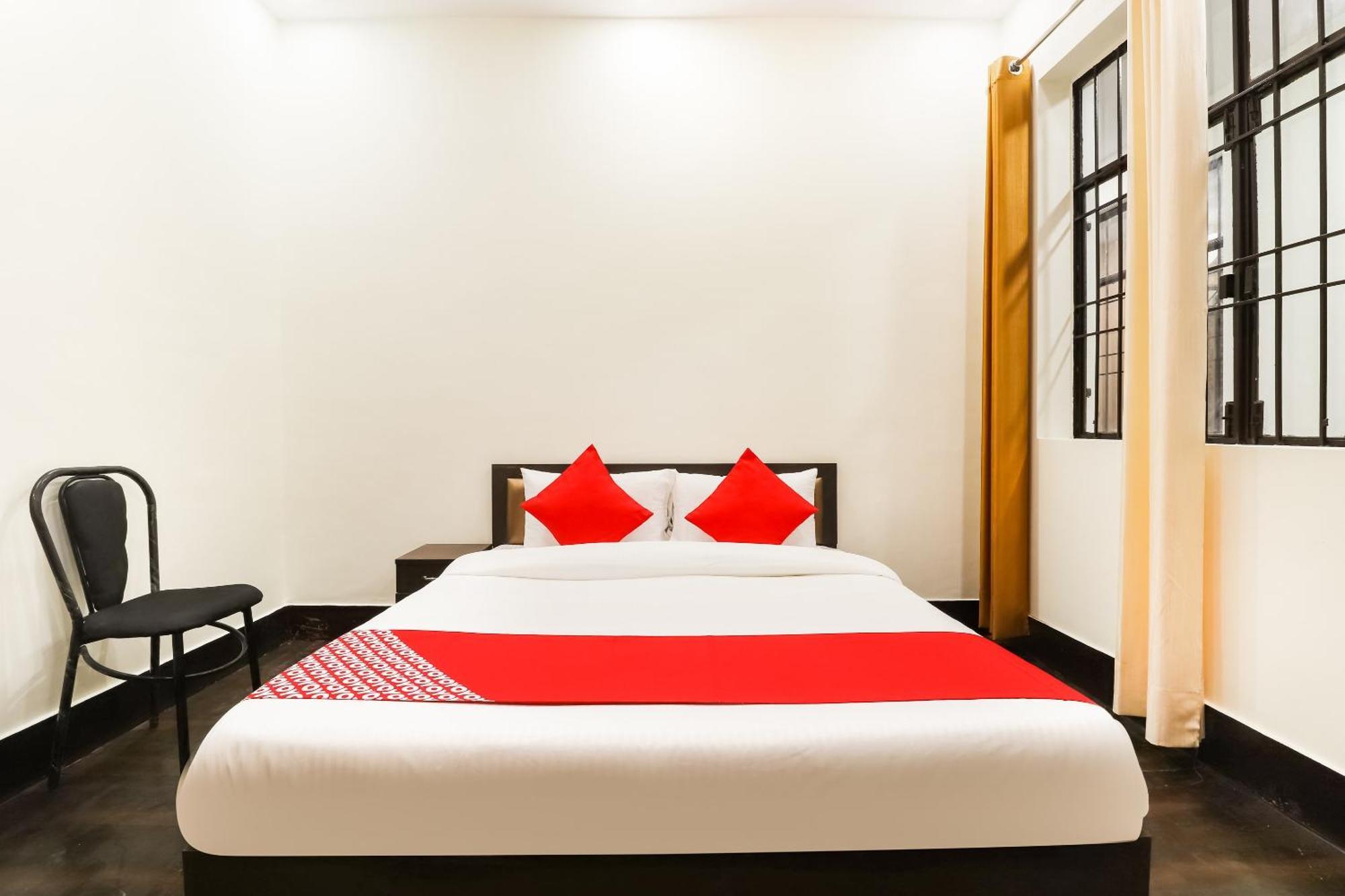 Oyo Pacifica Near Phoenix United Lucknow